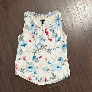 Feminine spring top